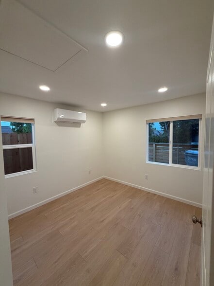 Building Photo - 10896 Worthing Ave