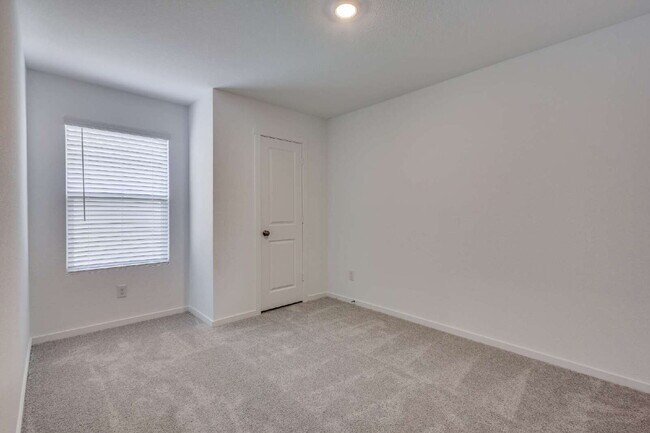 Building Photo - Be the First to Live Here $1,950 – Spaciou...
