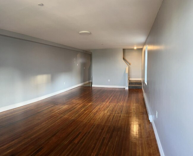 Building Photo - 19 Rutter St