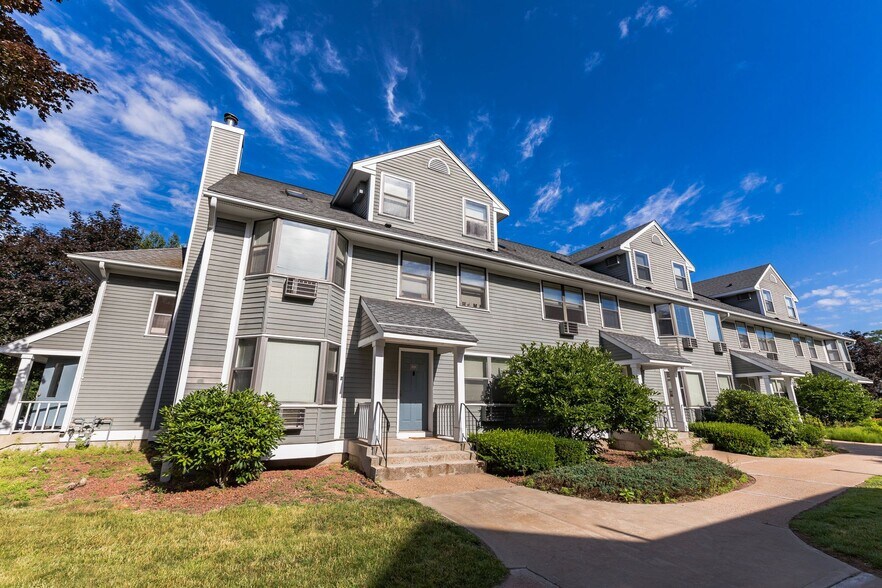 Eagle Rock Apartments at Enfield 1 Gatewood Dr Enfield CT 06082