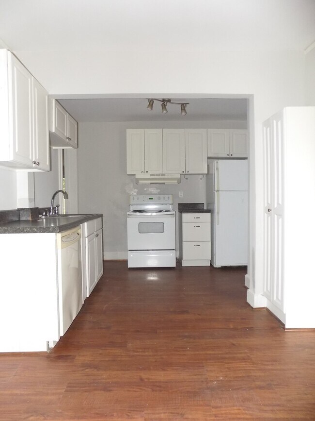 Building Photo - 3850 Capers Ave