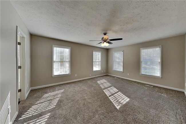 Building Photo - 284 Kent Ln