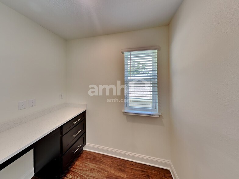 Building Photo - 12685 Percy Ln