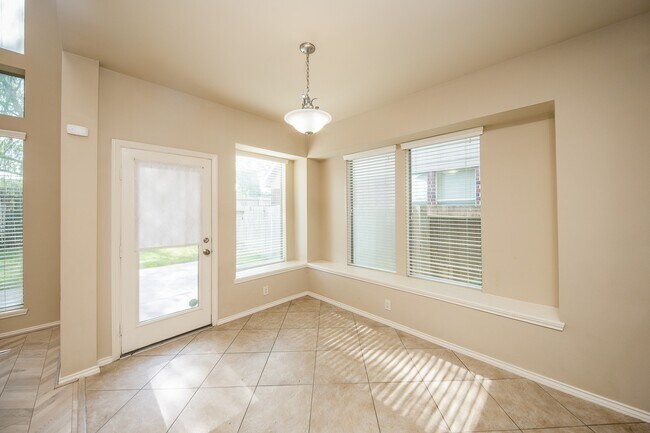 Building Photo - 4019 Windmill Creek Dr