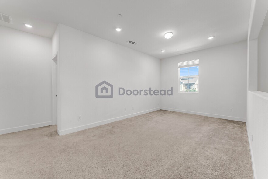 Building Photo - 522 Holstein Rd