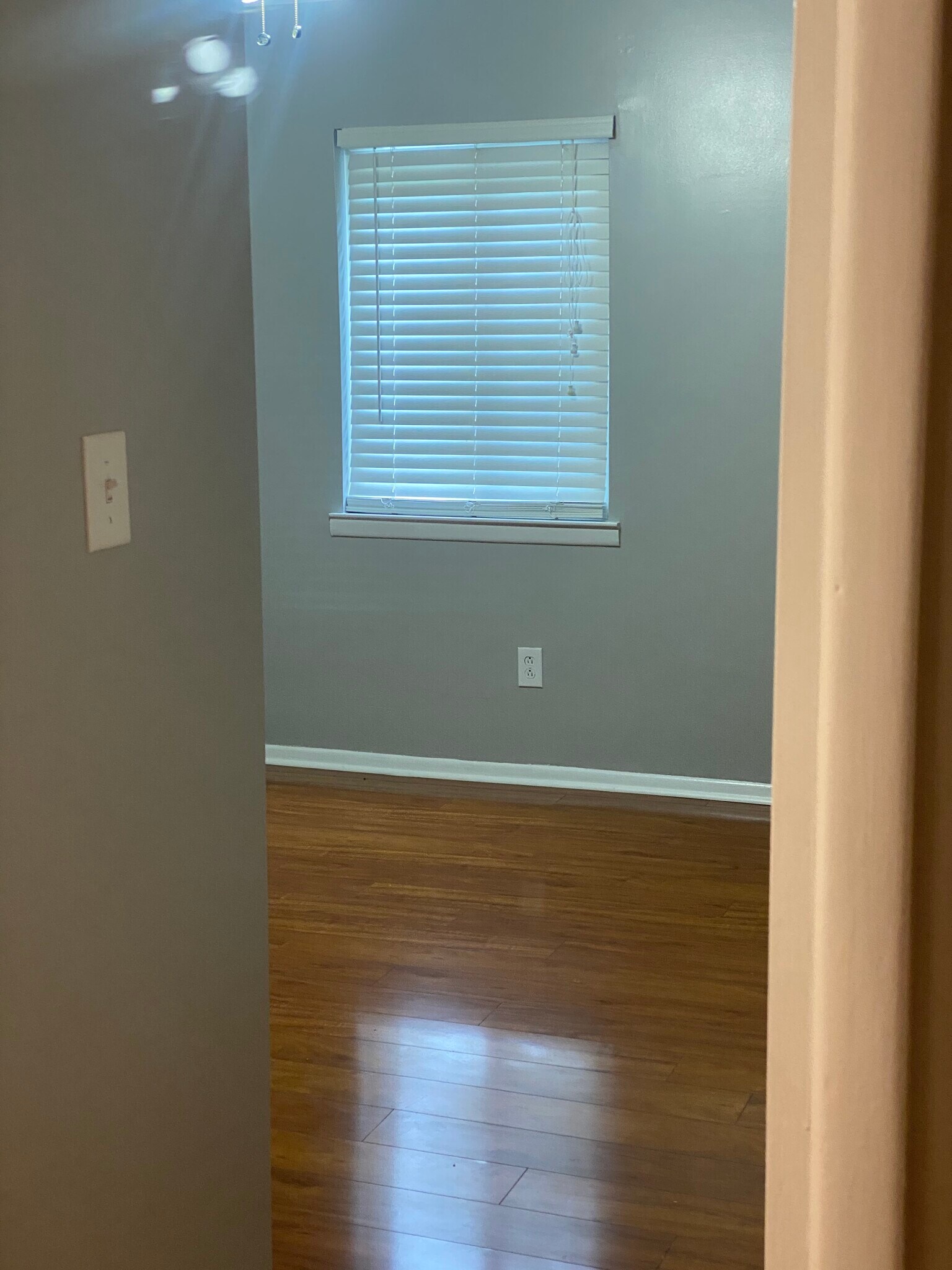 Building Photo - 1002 Woodland Vlg