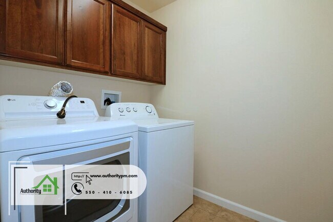 Building Photo - 550 Mission De Oro Dr