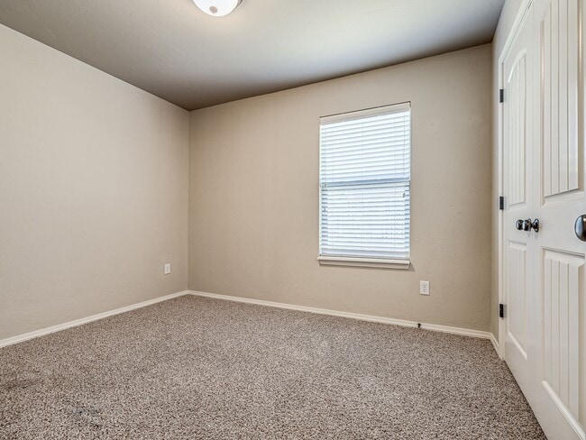 Building Photo - Newly Updated Home + Edmond + 3 bedrooms + Edmond Schools