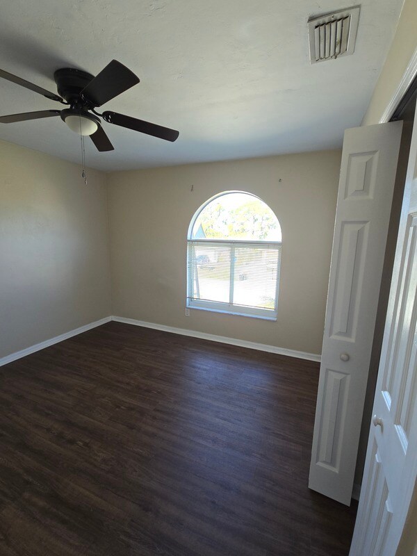 Building Photo - 18229 Hemlock Rd