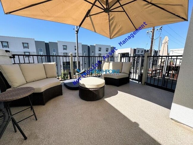 Building Photo - Fully furnished one-bedroom, one-bath condo