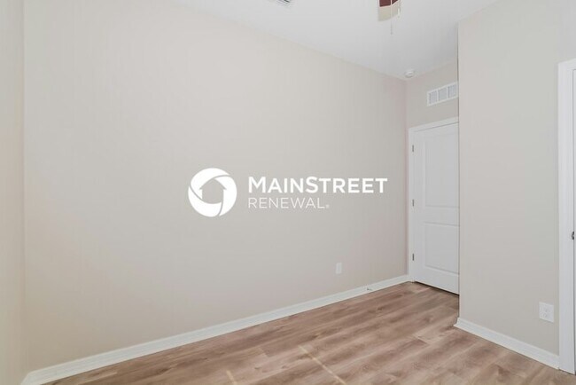 Building Photo - 3 Bedroom Pet-Friendly Home in St. Cloud, FL with Main Street Renewal