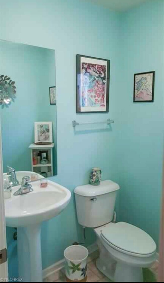 Half bath on kitchen level - 7309 Battery Park Blvd