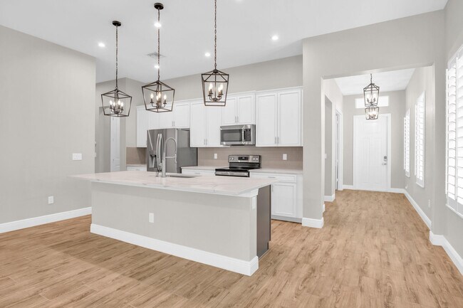 Building Photo - 4720 SW Ardsley Dr