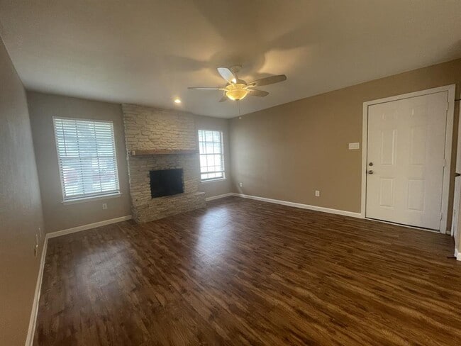 Building Photo - 8405 Fathom Cir