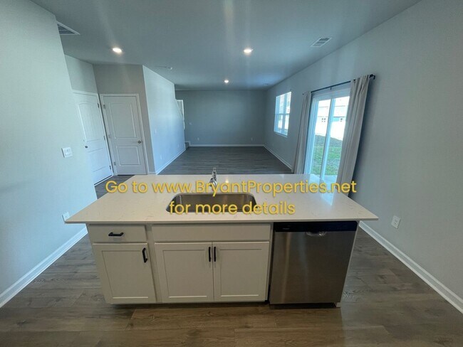 Building Photo - 1531 Rosewood Dr