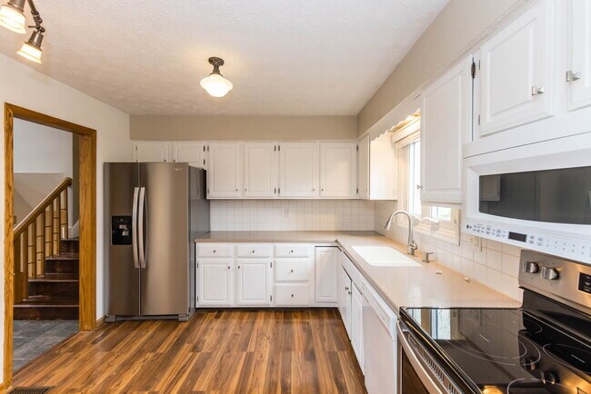 Building Photo - 5334 Tara Hill Dr