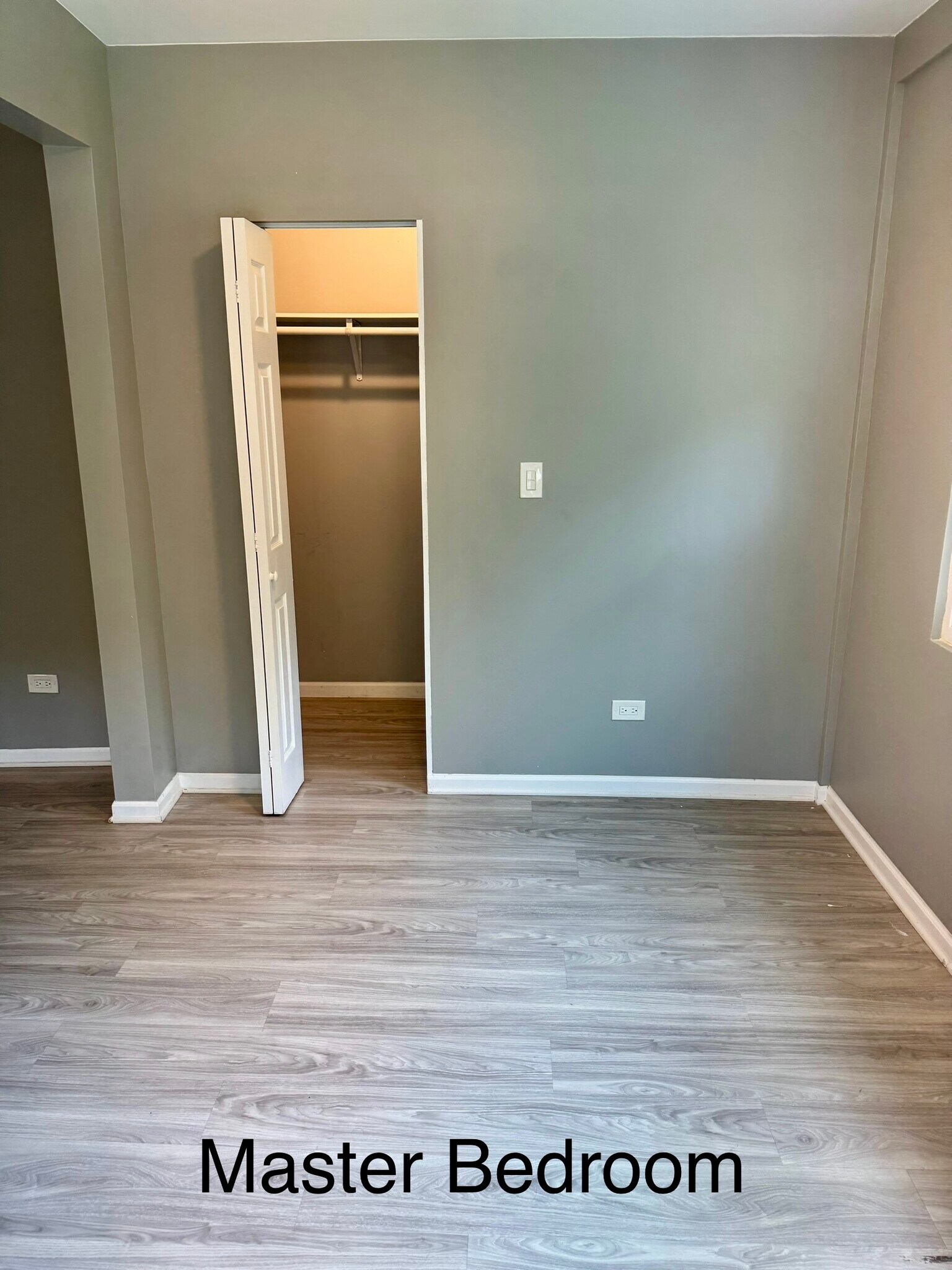 Building Photo - 1627 W 106th St