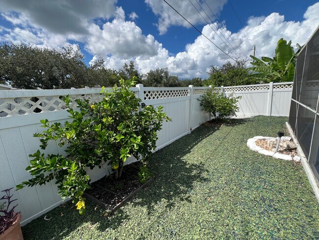 Building Photo - ($2,195) * ANNUAL ** Pool ** 3 Bed / 2 Bath - Harbor Heights  ** Single Family Home