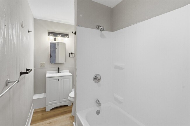 Building Photo - 168 Lunenburg St