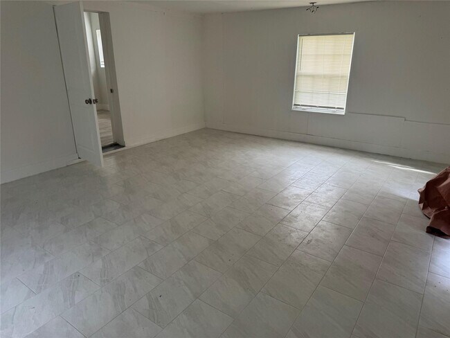 Building Photo - 4551 NW 12th St