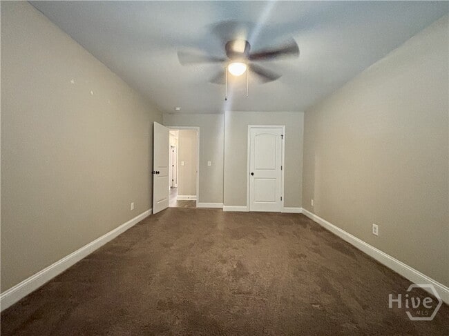 Building Photo - 140 Rolling Oaks Ln