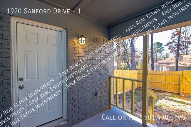 Building Photo - 1920 Sanford Dr