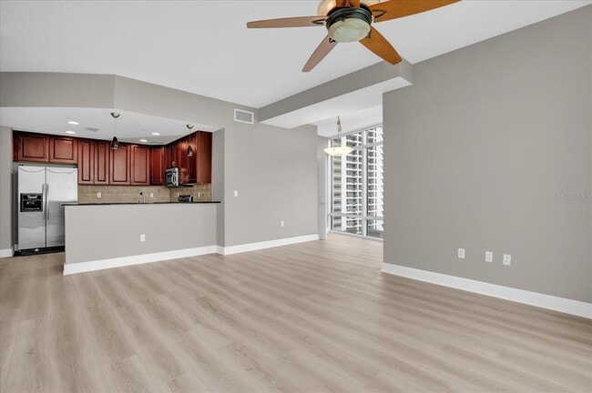 Building Photo - 101 S Eola Dr