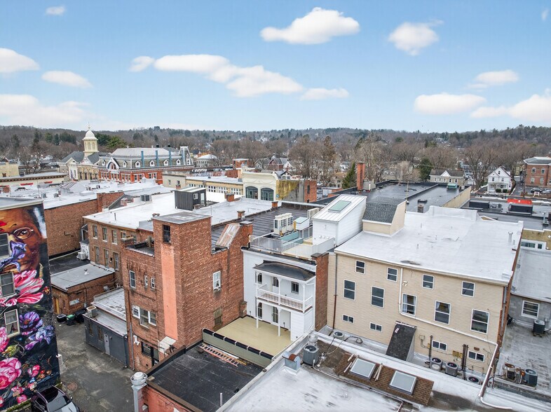 Building Photo - 316 Wall St