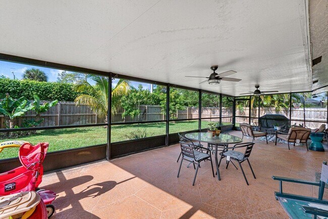 Building Photo - 8366 Blue Cypress Dr