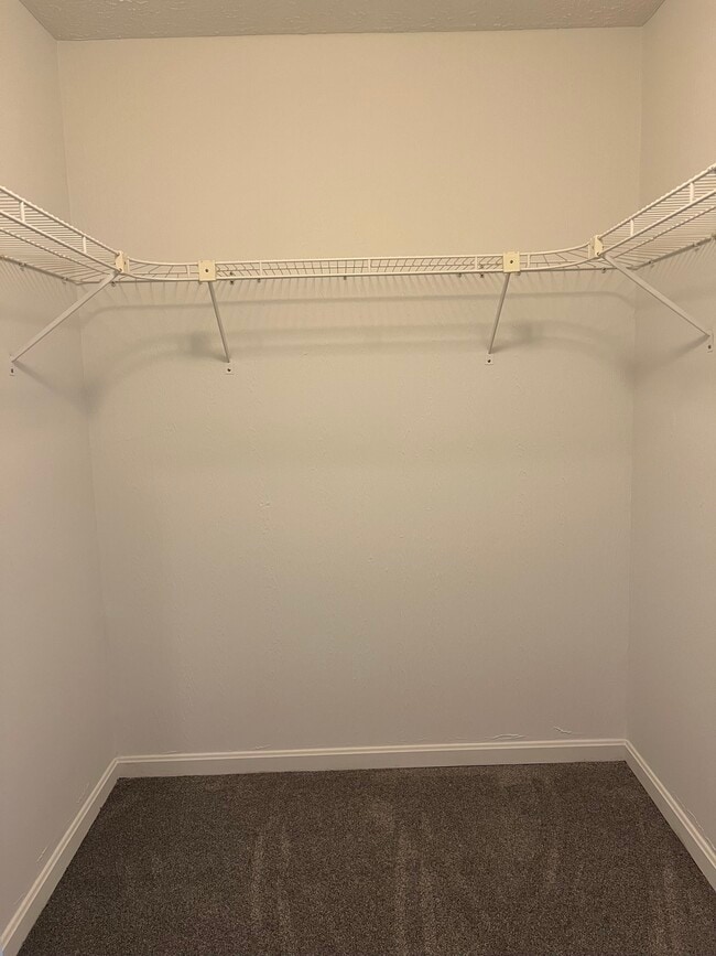 Building Photo - 36447 N Reserve Cir