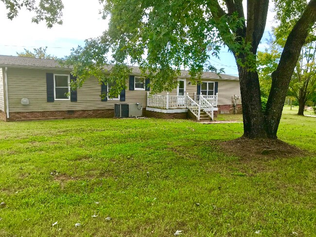 Building Photo - 132 Greenway Rd