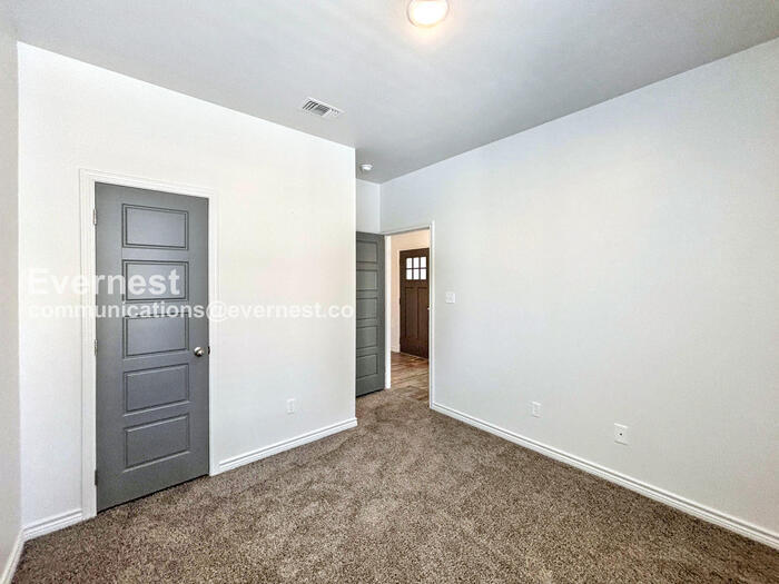 Building Photo - 8518 Trungle Rd
