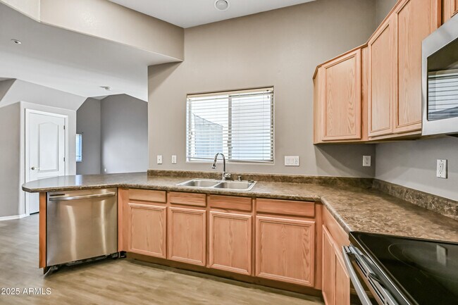 Building Photo - 8053 W Waltann Ln