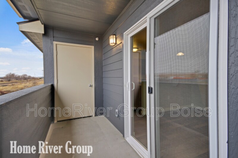 Building Photo - 1340 S Edgewater Cir