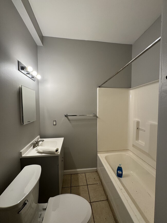 Building Photo - 23 Main St