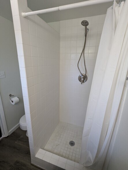 Building Photo - 865 Lincoln St