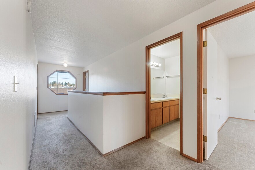 Building Photo - 7050 SW 174th Ave