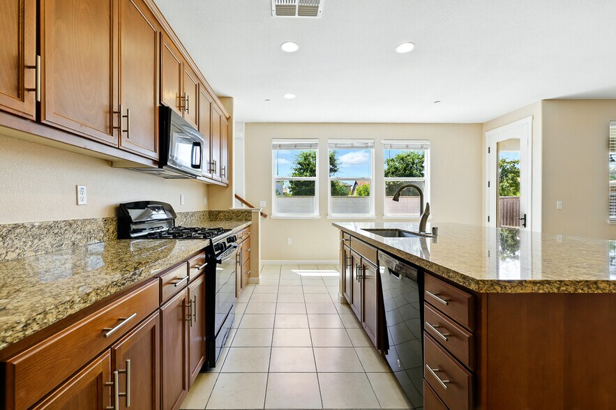 Building Photo - 18309 Millbrook Ave