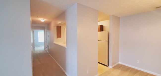 Building Photo - Open House on  Spacious Condo
