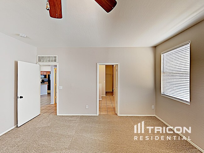 Building Photo - 45438 W Guilder Ave