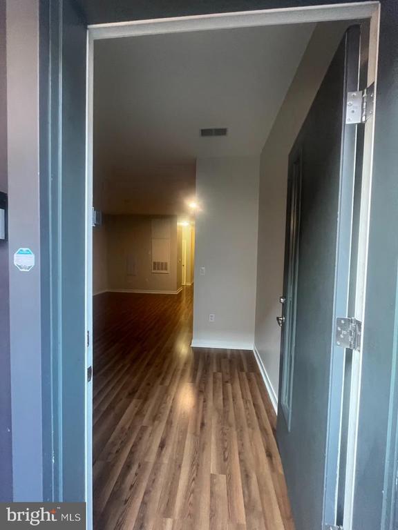 Primary Photo - 401 Race St