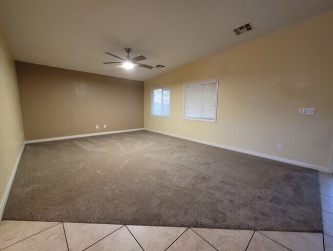 Building Photo - 8123 W Making Memories Pl