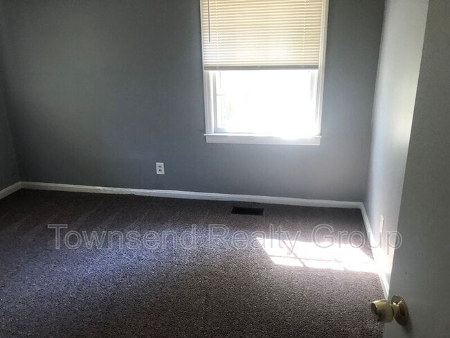 Building Photo - 2133 Jennie Linn Dr