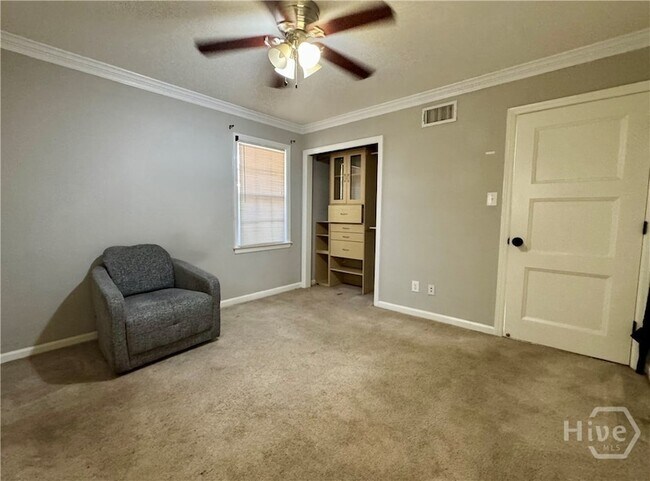 Building Photo - 12406 Largo Dr