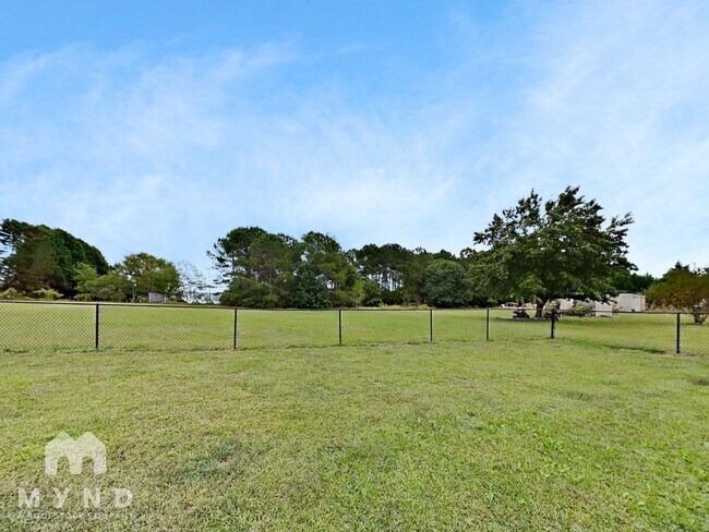 Building Photo - 123 Pay Day Ln