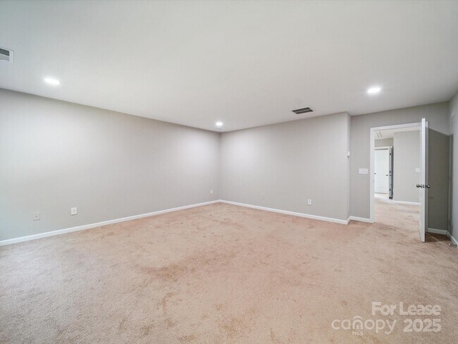 Building Photo - 10327 Rutledge Ridge Dr NW