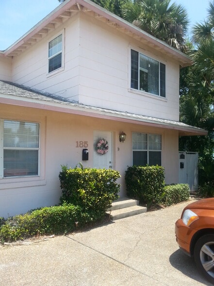 Building Photo - 183 5th Ave S