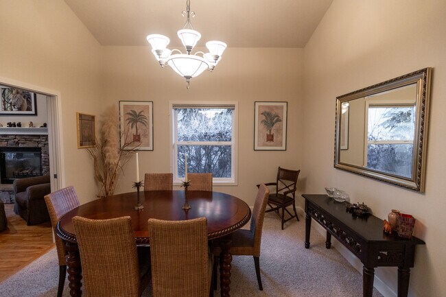 Building Photo - 2412 S Marypost Ave