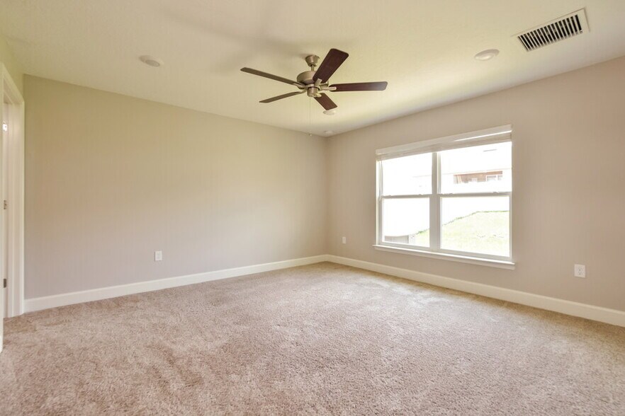 Building Photo - 806 Edith Dr