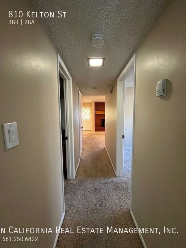 Building Photo - 810 Kelton St